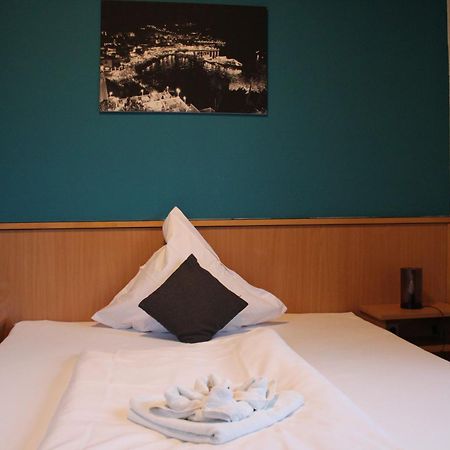 Olympia Hotel & Restaurant Inden Luaran gambar
