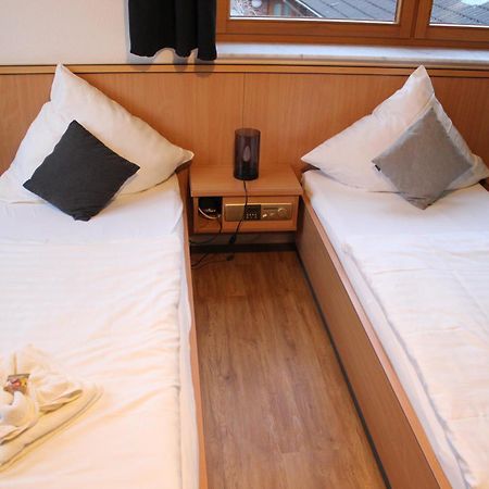 Olympia Hotel & Restaurant Inden Luaran gambar