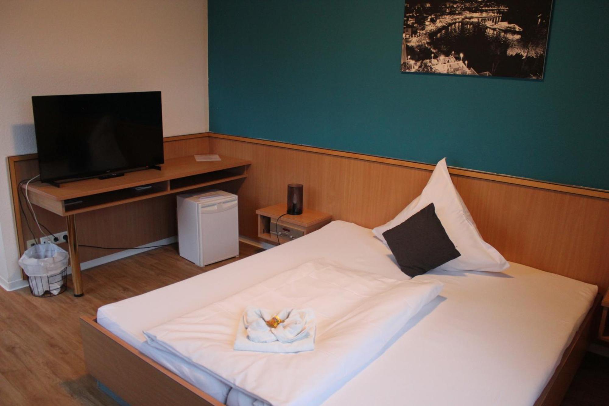 Olympia Hotel & Restaurant Inden Luaran gambar