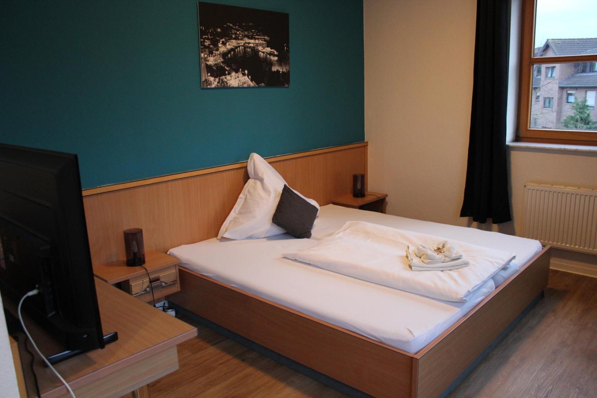 Olympia Hotel & Restaurant Inden Luaran gambar