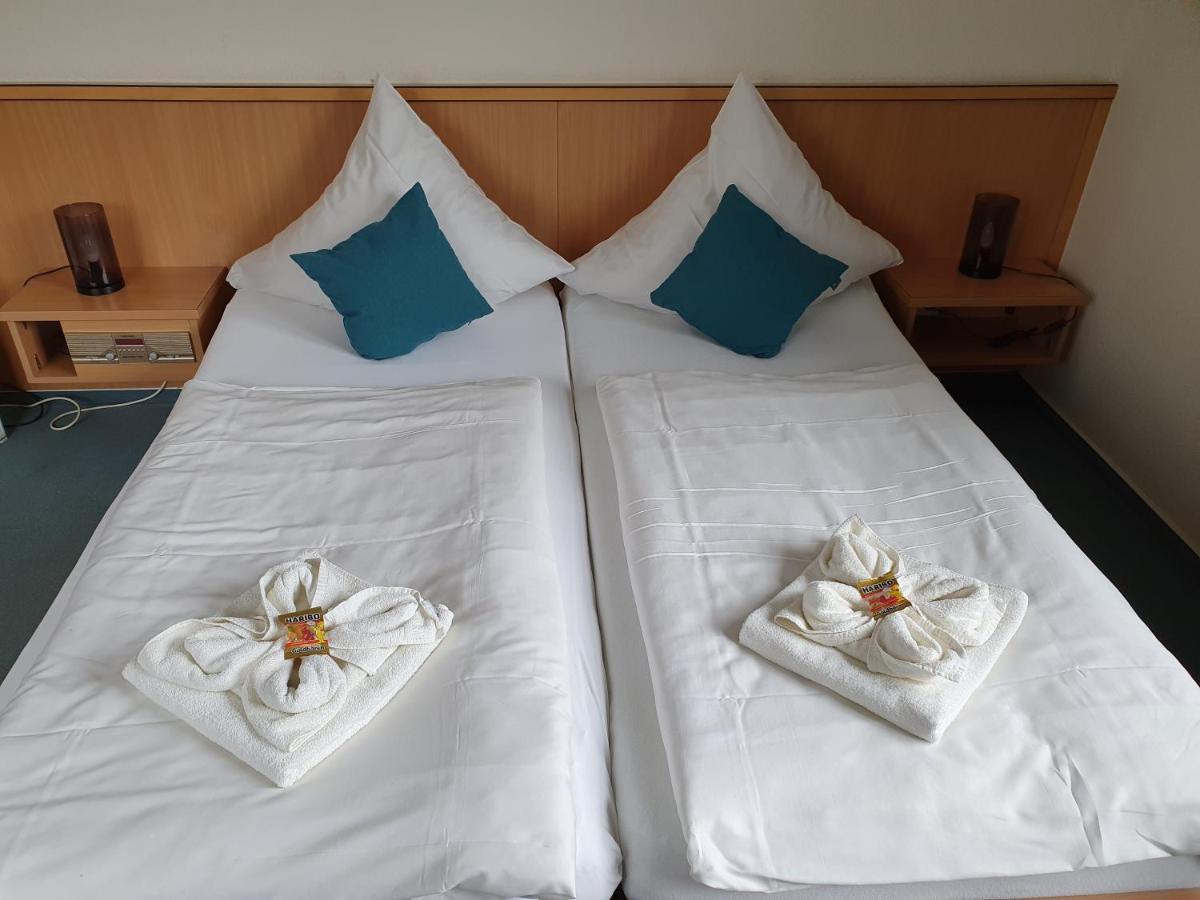 Olympia Hotel & Restaurant Inden Luaran gambar